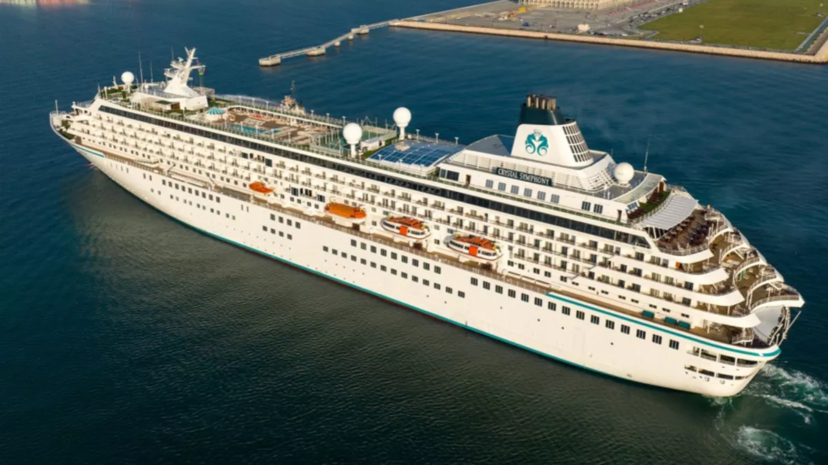 “Crystal Symphony” arrives at the Old Doha Port Cruise Terminal; 2023-24 cruise season in Qatar begins today 